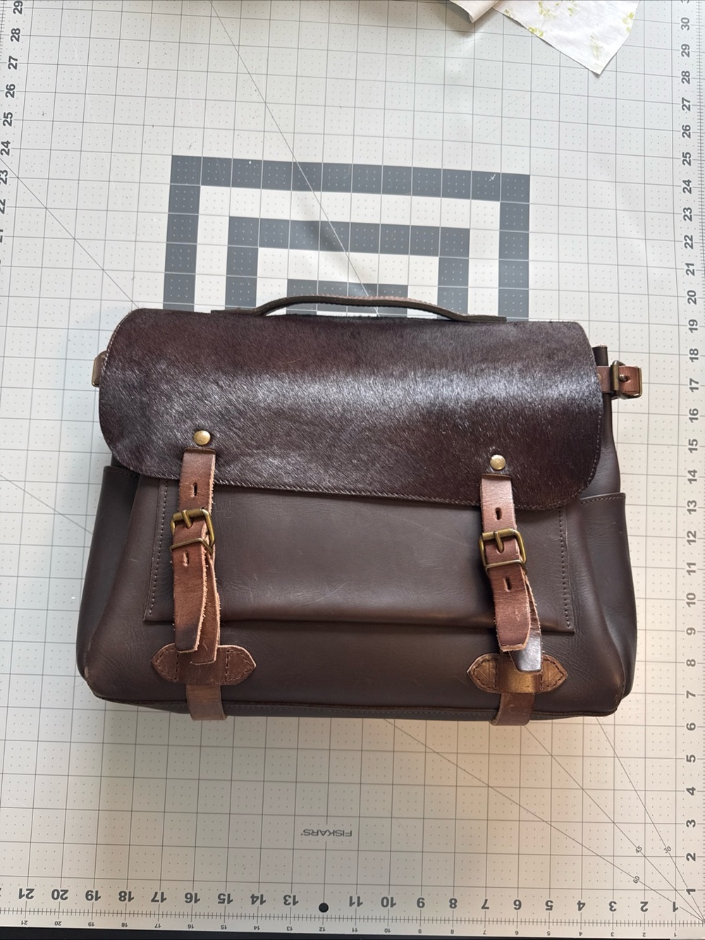 Bleu de chauffe dark brown leather postman bag with dust cover - Picture 13 of 16
